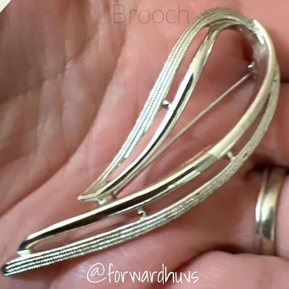 Bundle Sale 3 for $15 | Silver Tone Sarah Coventry Sarah Cov Brooch - Picture 5 of 7